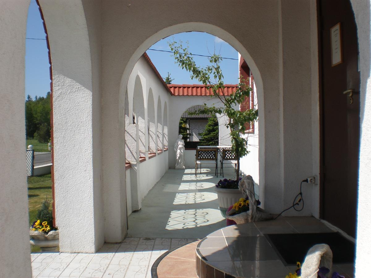 Hotel Getliin Saku Exterior foto